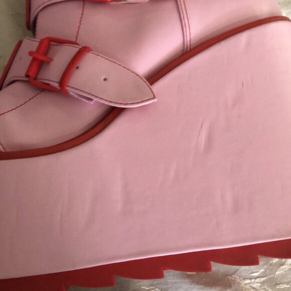 YRU Dune Strawberry Platform Boots - Picture 8 of 9